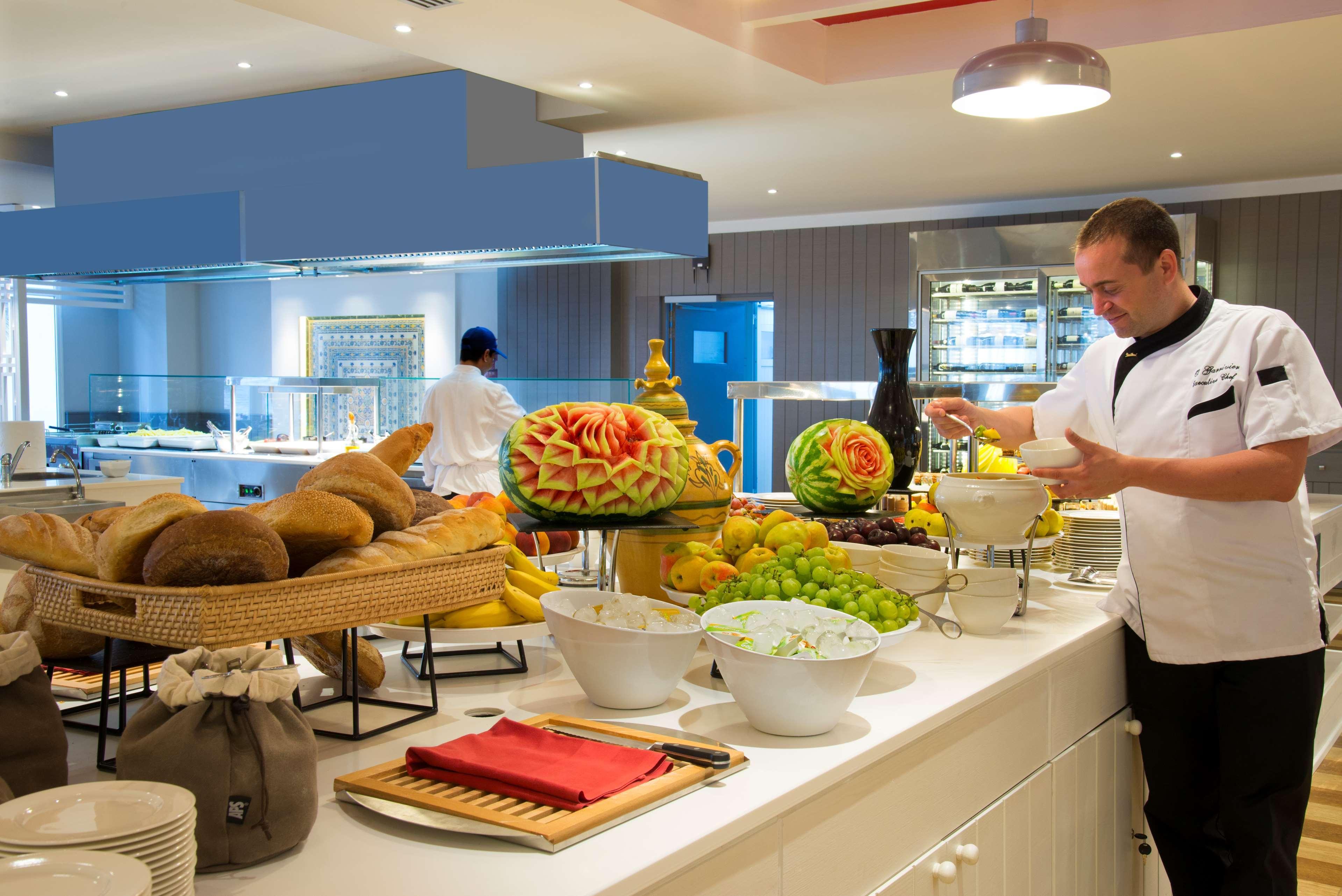 Radisson Blu Resort & Thalasso Hammamet Exterior photo A buffet at a hotel
